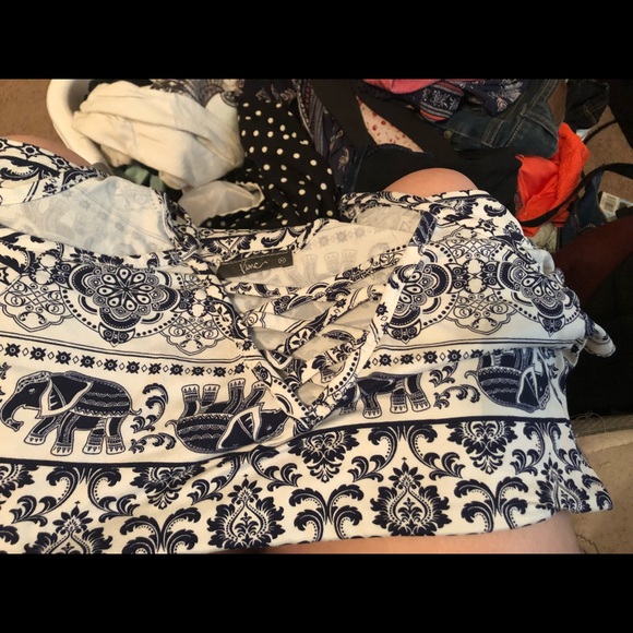 Clothes - Picture 5 of 8